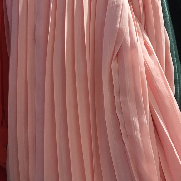 Pink Sleeveless Halter Pleated Maxi Dress - Picture 5 of 5